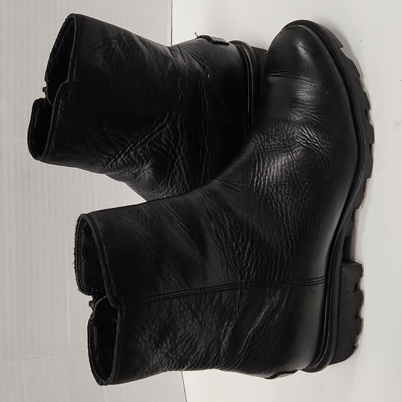SorelBlack Phoenix Leather Zip Ankle Boots/Booties - Picture 7 of 11